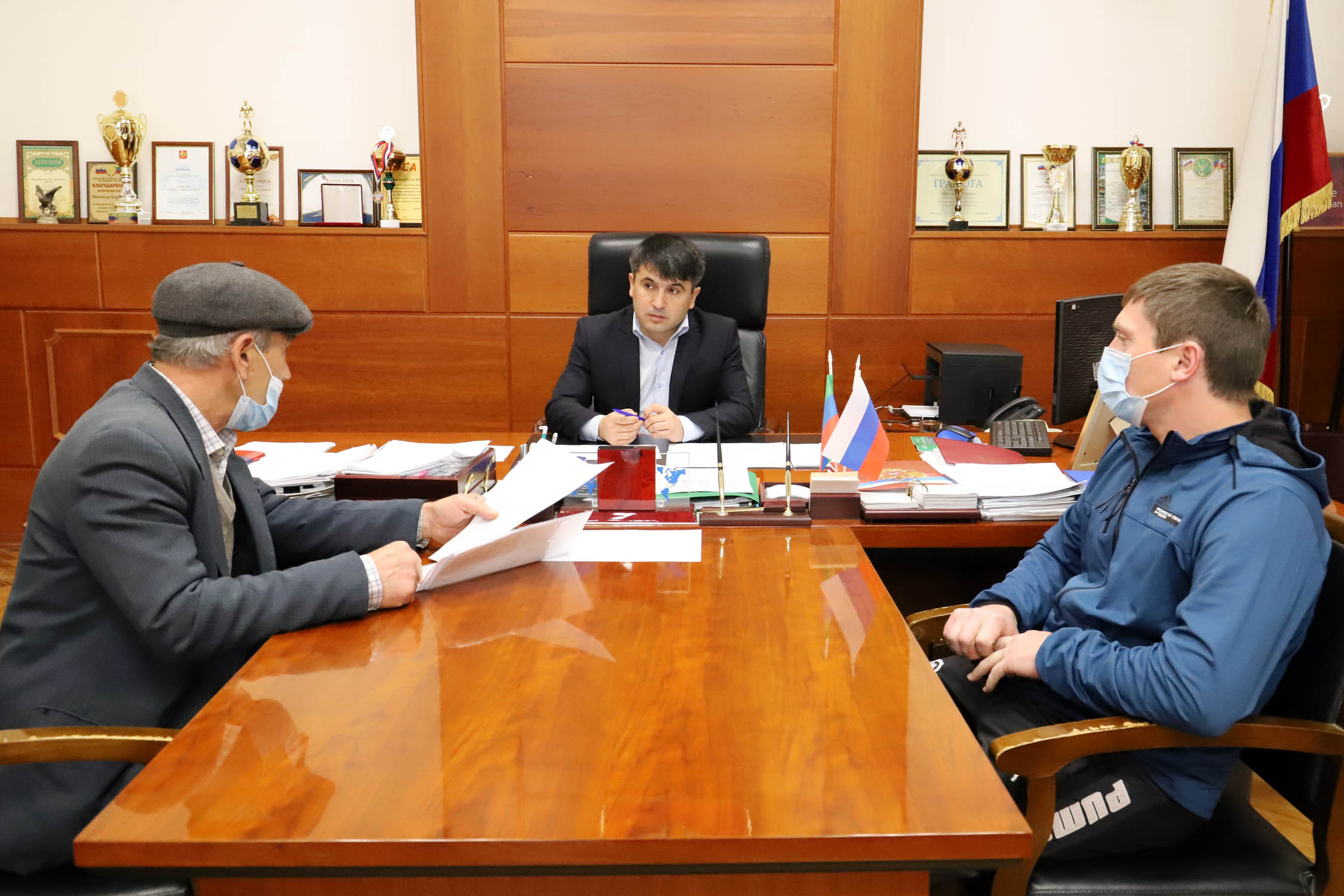 Глава Табасаранского района Магомед Курбанов провёл очередной приём граждан